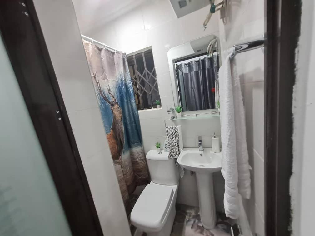 Nesta Barron -Home Away From Home North Legon ภายนอก รูปภาพ