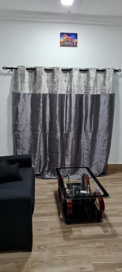 Nesta Barron -Home Away From Home North Legon ภายนอก รูปภาพ