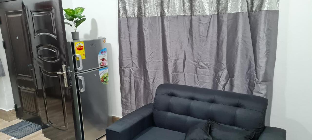Nesta Barron -Home Away From Home North Legon ภายนอก รูปภาพ