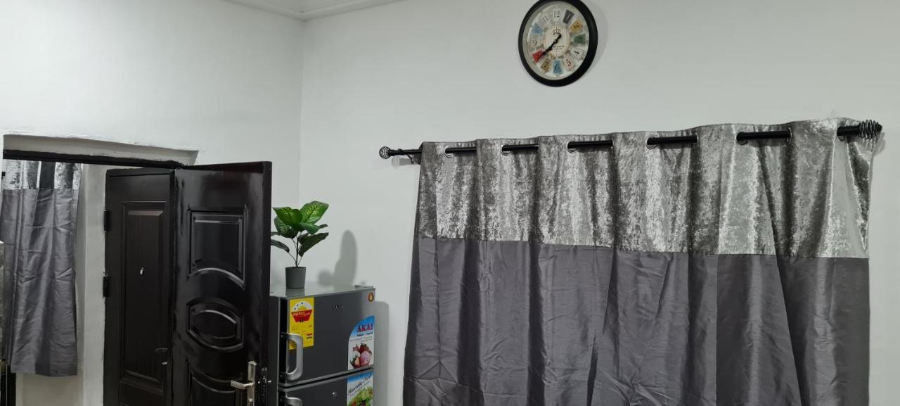 Nesta Barron -Home Away From Home North Legon ภายนอก รูปภาพ