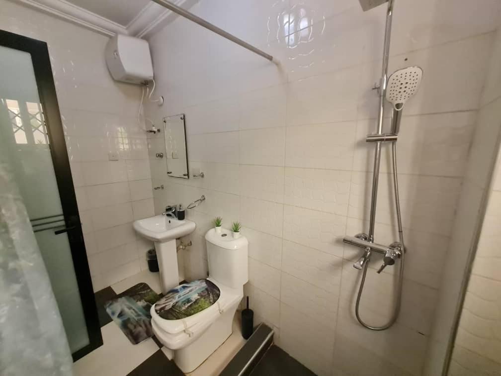 Nesta Barron -Home Away From Home North Legon ห้อง รูปภาพ