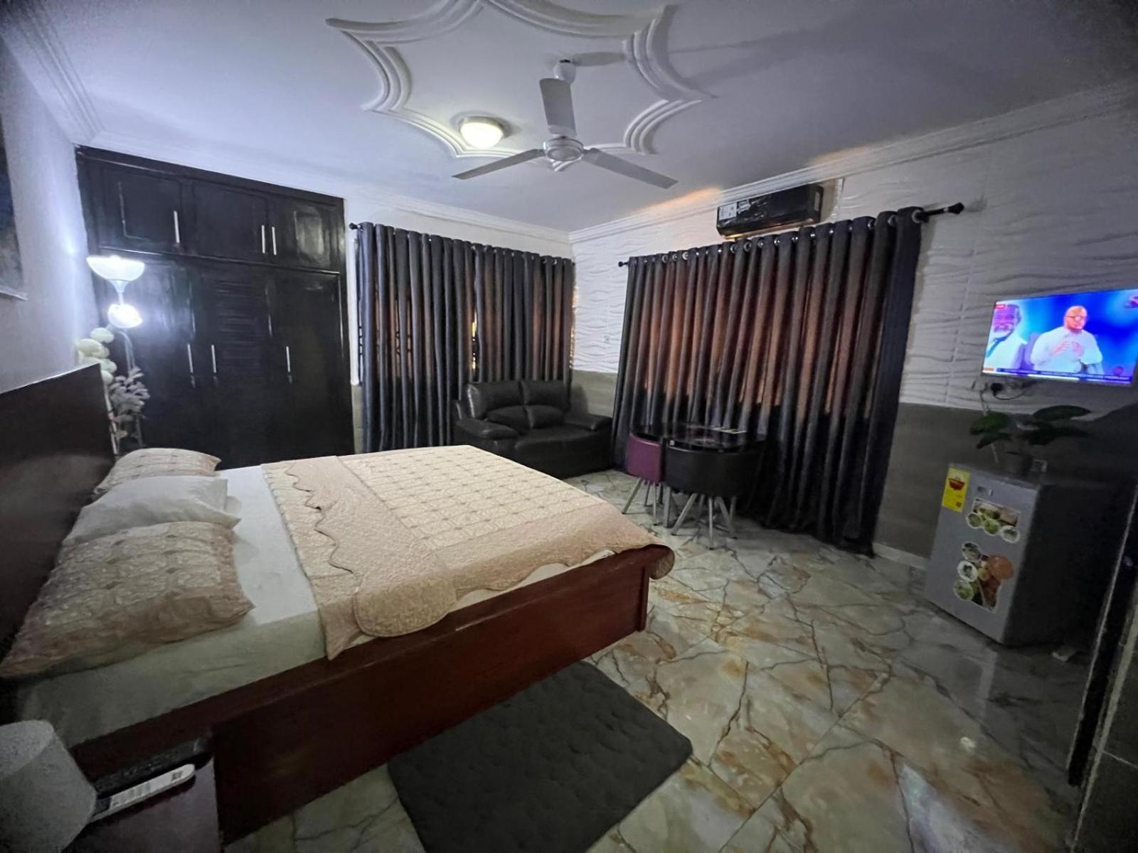 Nesta Barron -Home Away From Home North Legon ภายนอก รูปภาพ