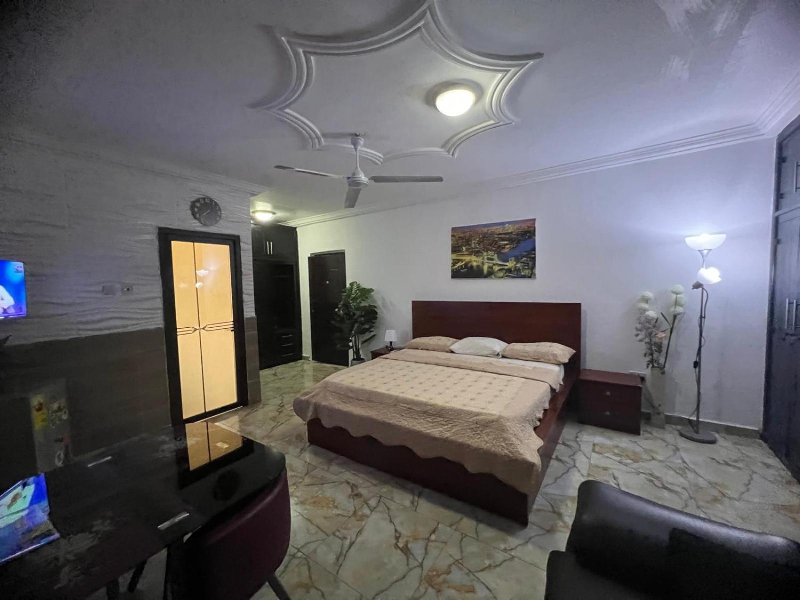 Nesta Barron -Home Away From Home North Legon ภายนอก รูปภาพ